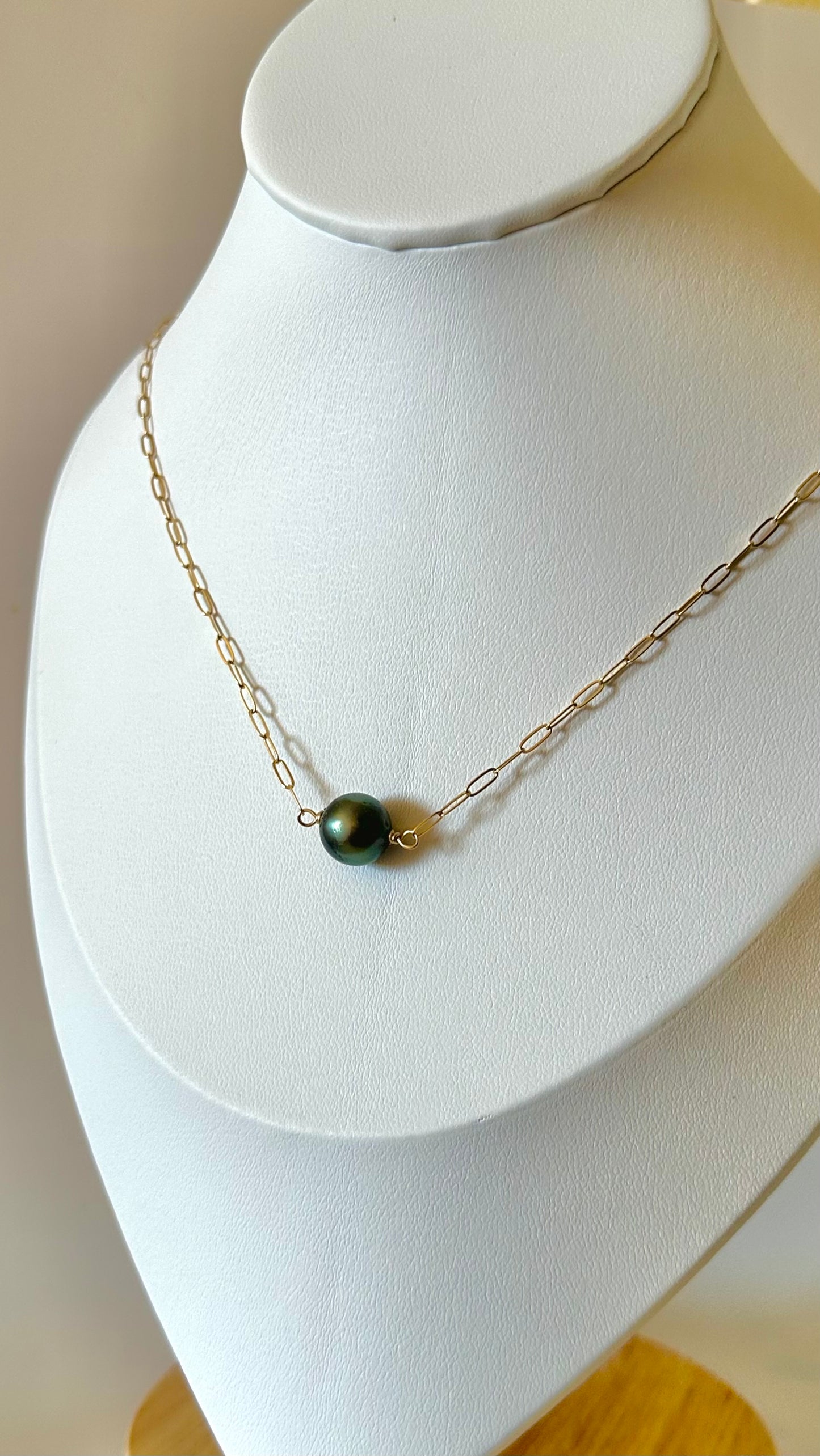 Paper clip Tahitian pearl necklace